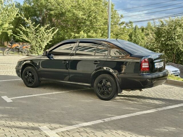 Черный Шкода Октавия, объемом двигателя 1.6 л и пробегом 300 тыс. км за 4700 $, фото 3 на Automoto.ua