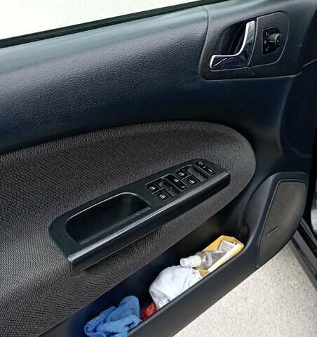 Черный Шкода Октавия, объемом двигателя 1.78 л и пробегом 299 тыс. км за 4200 $, фото 3 на Automoto.ua