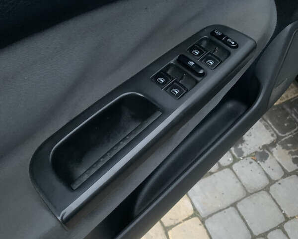 Черный Шкода Октавия, объемом двигателя 1.6 л и пробегом 272 тыс. км за 3650 $, фото 30 на Automoto.ua