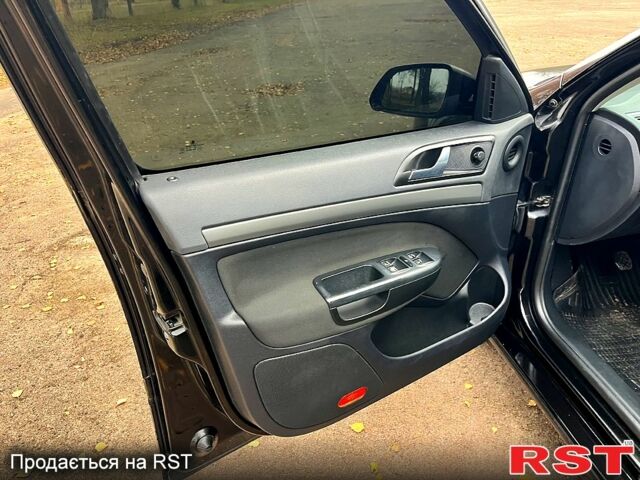 Черный Шкода Октавия, объемом двигателя 1.6 л и пробегом 256 тыс. км за 5800 $, фото 11 на Automoto.ua