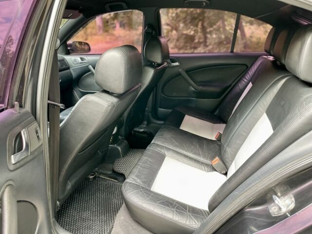 Черный Шкода Октавия, объемом двигателя 1.6 л и пробегом 300 тыс. км за 4700 $, фото 12 на Automoto.ua