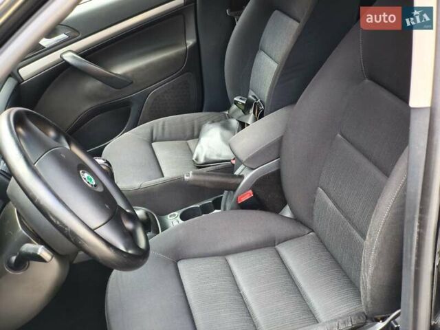Черный Шкода Октавия, объемом двигателя 2 л и пробегом 288 тыс. км за 4999 $, фото 11 на Automoto.ua