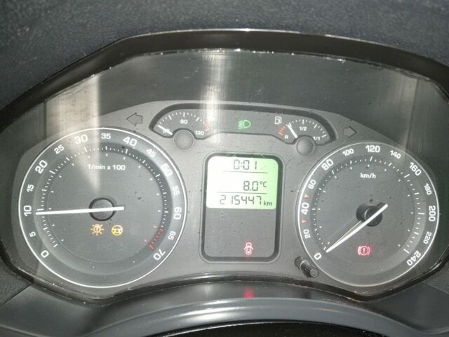 Черный Шкода Октавия, объемом двигателя 1.6 л и пробегом 215 тыс. км за 5500 $, фото 7 на Automoto.ua