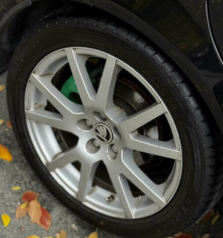 Чорний Шкода Октавія, об'ємом двигуна 1.8 л та пробігом 270 тис. км за 7800 $, фото 11 на Automoto.ua