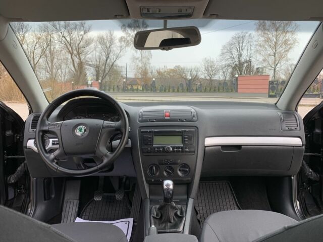 Черный Шкода Октавия, объемом двигателя 1.6 л и пробегом 180 тыс. км за 5750 $, фото 18 на Automoto.ua