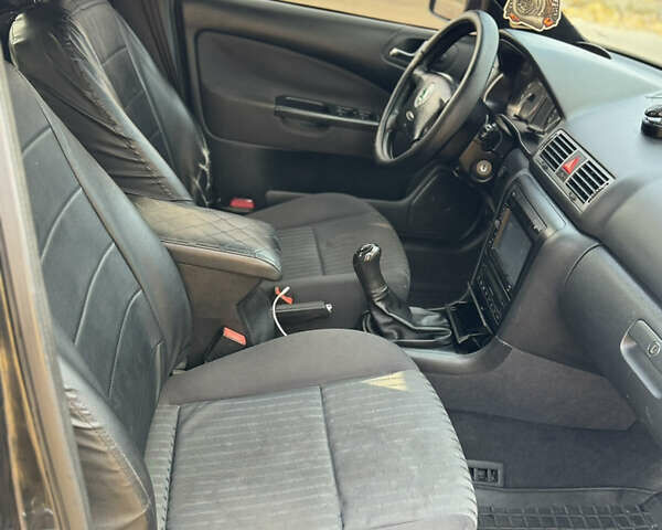 Шкода Октавія 2005 у Дніпро (Дніпропетровську) на Automoto.ua Чорний Шкода Октавія, об'ємом двигуна 1.8 л та пробігом 241 тис. км за 3450 $, фото 6 на Automoto.ua