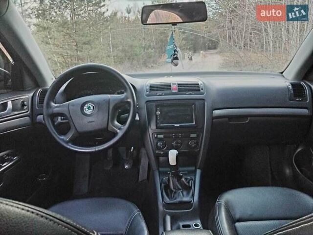 Чорний Шкода Октавія, об'ємом двигуна 1.6 л та пробігом 227 тис. км за 5200 $, фото 13 на Automoto.ua