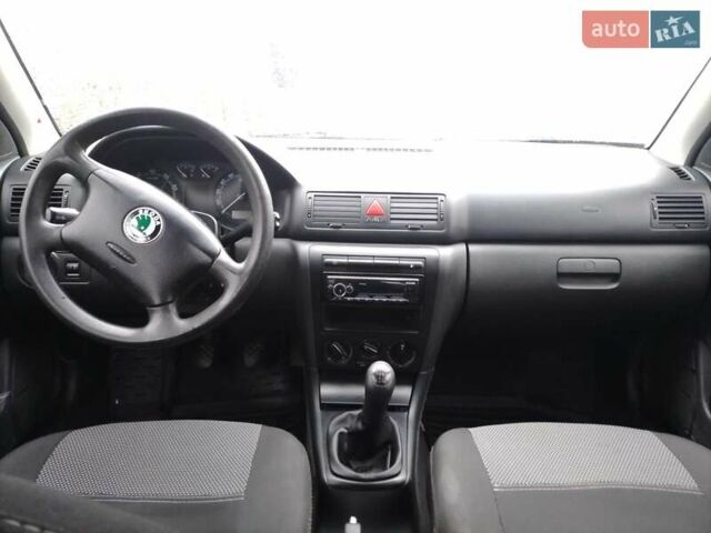 Черный Шкода Октавия, объемом двигателя 1.6 л и пробегом 180 тыс. км за 5200 $, фото 8 на Automoto.ua