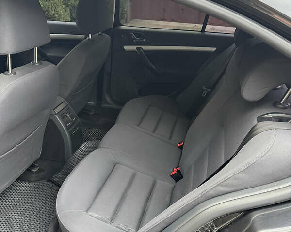 Шкода Октавия 2005 в Днепре (Днепропетровске) на Automoto.ua Черный Шкода Октавия, объемом двигателя 1.6 л и пробегом 282 тыс. км за 5500 $, фото 11 на Automoto.ua
