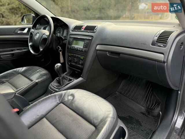 Черный Шкода Октавия, объемом двигателя 1.6 л и пробегом 210 тыс. км за 5450 $, фото 6 на Automoto.ua