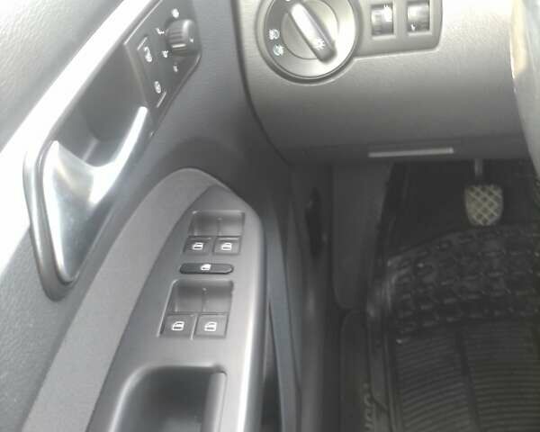 Чорний Шкода Октавія, об'ємом двигуна 1.6 л та пробігом 259 тис. км за 9800 $, фото 21 на Automoto.ua