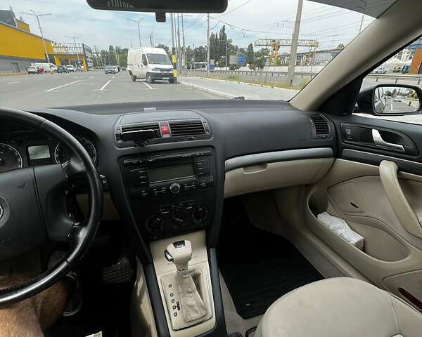 Черный Шкода Октавия, объемом двигателя 2 л и пробегом 355 тыс. км за 6700 $, фото 16 на Automoto.ua