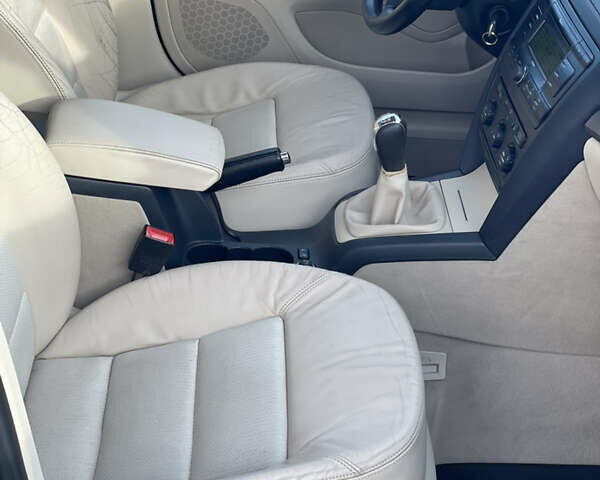 Шкода Октавия 2006 в Корсунь-Шевченковском на Automoto.ua Черный Шкода Октавия, объемом двигателя 1.6 л и пробегом 214 тыс. км за 6500 $, фото 11 на Automoto.ua