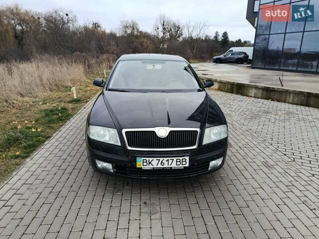 Черный Шкода Октавия, объемом двигателя 2 л и пробегом 240 тыс. км за 3500 $, фото 1 на Automoto.ua