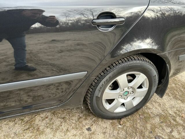 Черный Шкода Октавия, объемом двигателя 1.6 л и пробегом 253 тыс. км за 5800 $, фото 9 на Automoto.ua