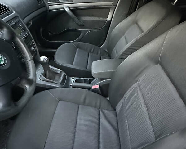 Черный Шкода Октавия, объемом двигателя 1.98 л и пробегом 245 тыс. км за 6200 $, фото 10 на Automoto.ua