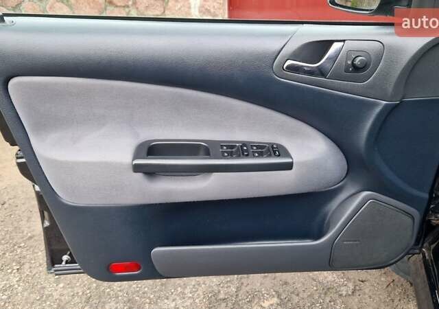 Черный Шкода Октавия, объемом двигателя 1.6 л и пробегом 268 тыс. км за 6500 $, фото 28 на Automoto.ua