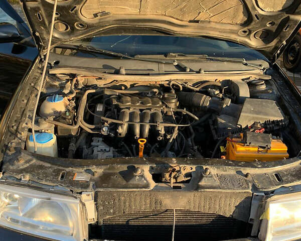 Черный Шкода Октавия, объемом двигателя 1.6 л и пробегом 260 тыс. км за 3700 $, фото 3 на Automoto.ua