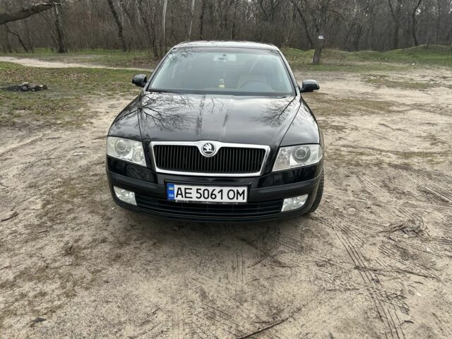 Черный Шкода Октавия, объемом двигателя 1.6 л и пробегом 253 тыс. км за 5800 $, фото 2 на Automoto.ua