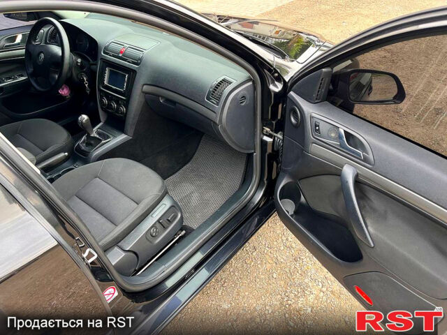 Черный Шкода Октавия, объемом двигателя 2 л и пробегом 280 тыс. км за 6200 $, фото 8 на Automoto.ua