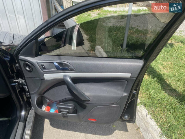 Шкода Октавия 2006 в Кропивницком (Кировограде) на Automoto.ua Черный Шкода Октавия, объемом двигателя 1.6 л и пробегом 264 тыс. км за 6000 $, фото 4 на Automoto.ua