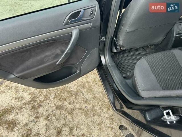 Черный Шкода Октавия, объемом двигателя 1.6 л и пробегом 253 тыс. км за 5800 $, фото 17 на Automoto.ua