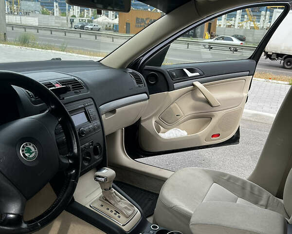 Черный Шкода Октавия, объемом двигателя 2 л и пробегом 355 тыс. км за 6700 $, фото 18 на Automoto.ua