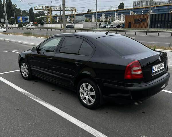 Черный Шкода Октавия, объемом двигателя 2 л и пробегом 355 тыс. км за 6700 $, фото 5 на Automoto.ua