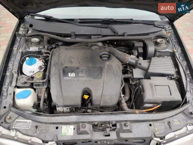 Черный Шкода Октавия, объемом двигателя 1.6 л и пробегом 300 тыс. км за 4600 $, фото 21 на Automoto.ua