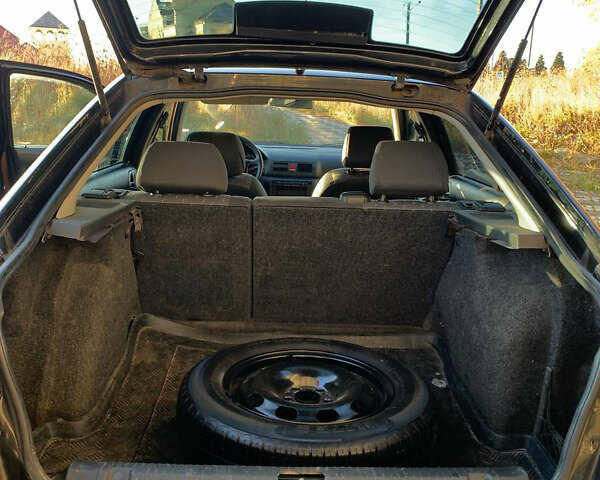 Черный Шкода Октавия, объемом двигателя 1.6 л и пробегом 260 тыс. км за 3700 $, фото 4 на Automoto.ua