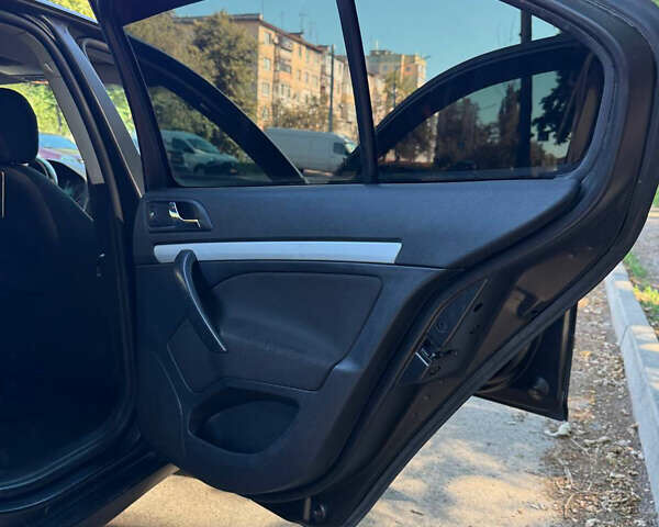Чорний Шкода Октавія, об'ємом двигуна 1.6 л та пробігом 262 тис. км за 4999 $, фото 8 на Automoto.ua