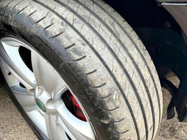 Черный Шкода Октавия, объемом двигателя 2 л и пробегом 280 тыс. км за 6200 $, фото 6 на Automoto.ua