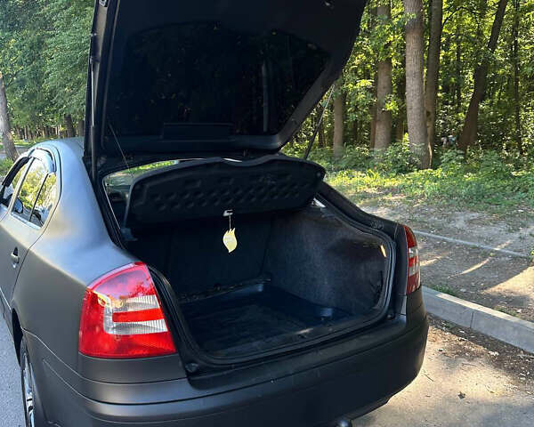 Чорний Шкода Октавія, об'ємом двигуна 1.6 л та пробігом 262 тис. км за 4999 $, фото 14 на Automoto.ua