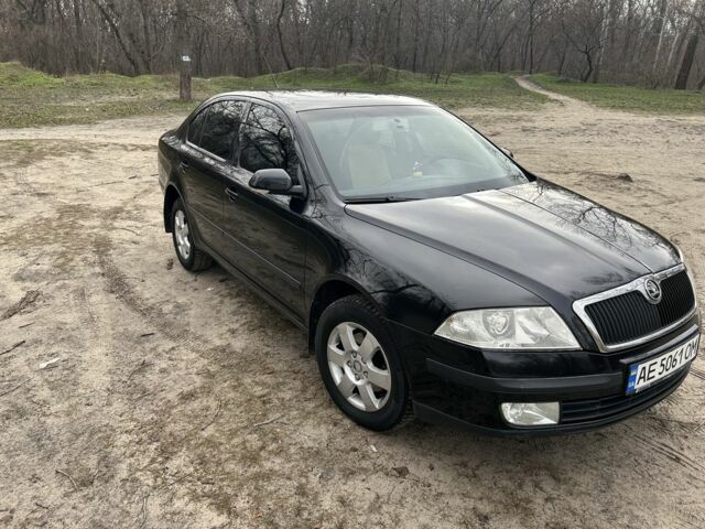 Черный Шкода Октавия, объемом двигателя 1.6 л и пробегом 253 тыс. км за 5800 $, фото 3 на Automoto.ua