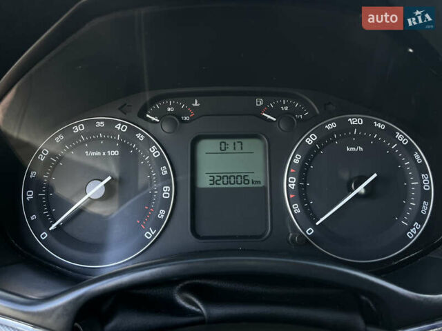 Чорний Шкода Октавія, об'ємом двигуна 1.6 л та пробігом 320 тис. км за 5800 $, фото 26 на Automoto.ua