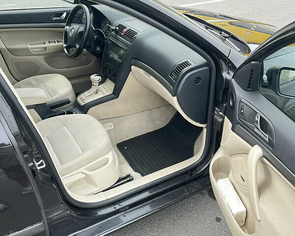 Черный Шкода Октавия, объемом двигателя 2 л и пробегом 355 тыс. км за 6700 $, фото 19 на Automoto.ua