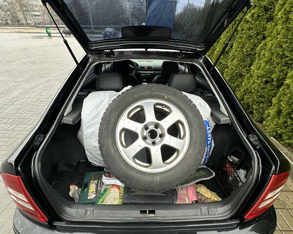 Черный Шкода Октавия, объемом двигателя 1.9 л и пробегом 302 тыс. км за 5950 $, фото 16 на Automoto.ua