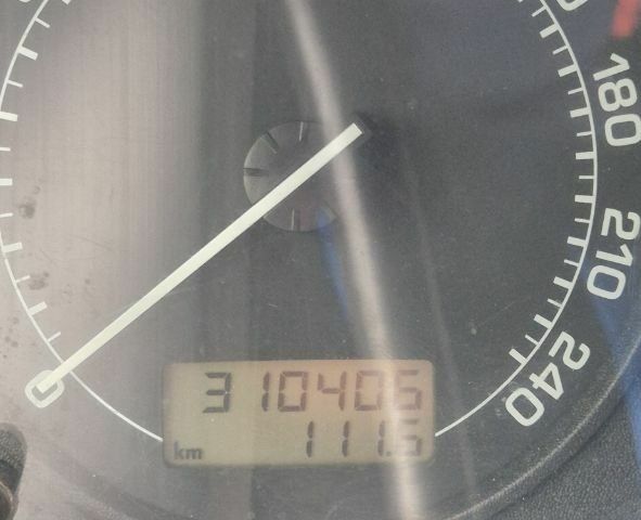 Черный Шкода Октавия, объемом двигателя 1.6 л и пробегом 310 тыс. км за 5350 $, фото 11 на Automoto.ua
