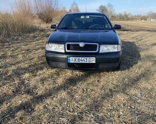 Черный Шкода Октавия, объемом двигателя 1.6 л и пробегом 230 тыс. км за 3750 $, фото 2 на Automoto.ua