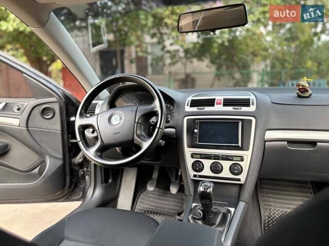 Шкода Октавия 2006 в Кривом Роге на Automoto.ua Черный Шкода Октавия, объемом двигателя 1.98 л и пробегом 220 тыс. км за 5500 $, фото 16 на Automoto.ua