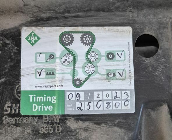 Черный Шкода Октавия, объемом двигателя 1.6 л и пробегом 310 тыс. км за 5350 $, фото 14 на Automoto.ua