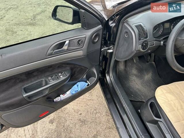 Черный Шкода Октавия, объемом двигателя 1.6 л и пробегом 253 тыс. км за 5800 $, фото 18 на Automoto.ua