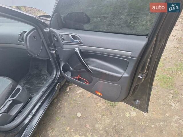 Черный Шкода Октавия, объемом двигателя 1.98 л и пробегом 260 тыс. км за 3600 $, фото 9 на Automoto.ua