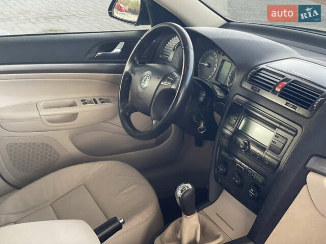 Шкода Октавия 2006 в Корсунь-Шевченковском на Automoto.ua Черный Шкода Октавия, объемом двигателя 1.6 л и пробегом 214 тыс. км за 6500 $, фото 22 на Automoto.ua