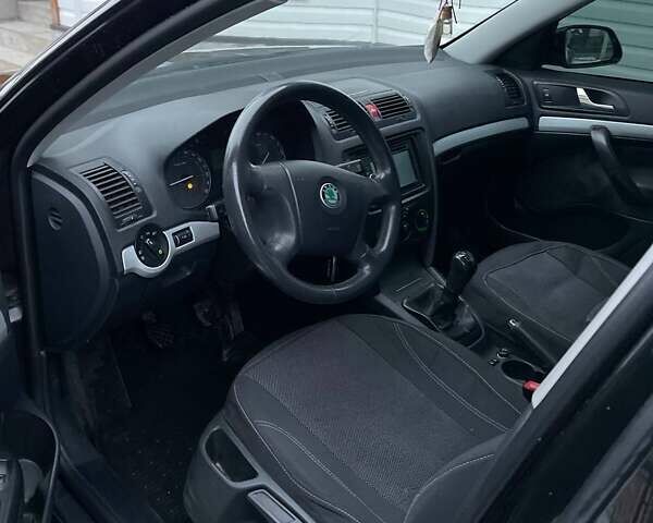 Черный Шкода Октавия, объемом двигателя 1.6 л и пробегом 189 тыс. км за 4300 $, фото 9 на Automoto.ua