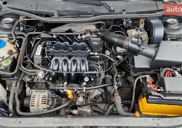 Черный Шкода Октавия, объемом двигателя 1.6 л и пробегом 268 тыс. км за 6500 $, фото 4 на Automoto.ua