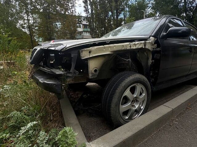 Черный Шкода Октавия, объемом двигателя 2 л и пробегом 200 тыс. км за 2500 $, фото 2 на Automoto.ua