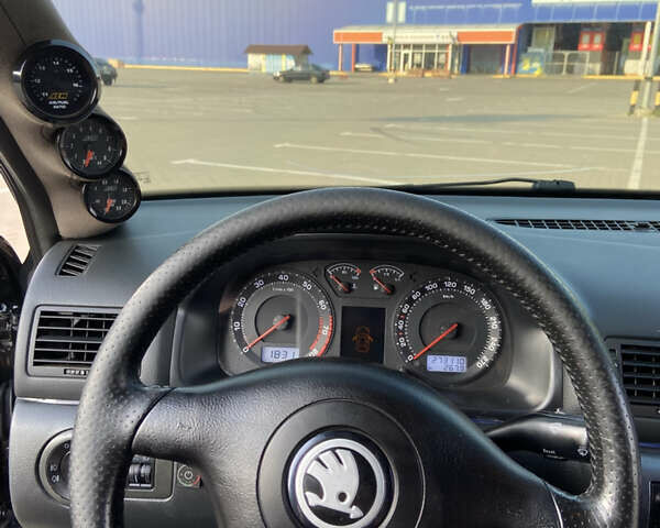 Черный Шкода Октавия, объемом двигателя 1.8 л и пробегом 273 тыс. км за 8800 $, фото 13 на Automoto.ua