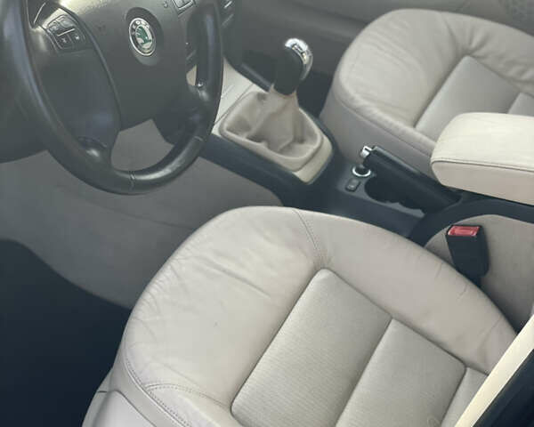 Шкода Октавия 2006 в Корсунь-Шевченковском на Automoto.ua Черный Шкода Октавия, объемом двигателя 1.6 л и пробегом 214 тыс. км за 6500 $, фото 7 на Automoto.ua