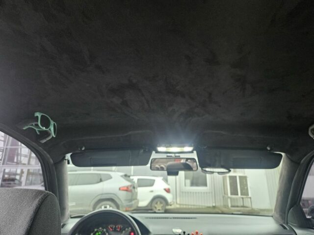 Черный Шкода Октавия, объемом двигателя 1.8 л и пробегом 337 тыс. км за 6700 $, фото 7 на Automoto.ua